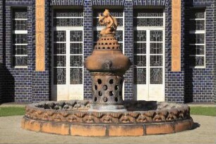 Brunnen mit Delphinreiterin