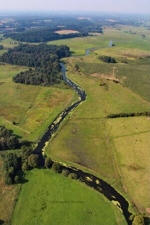 Trave: Luftbild westlich von Schlamersdorf