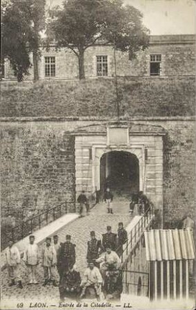 Laon. - Entrée de la Citadelle. - LL.