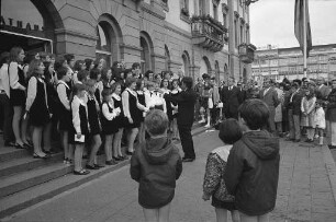 Konzert der "Ulmer Spatzen" im Rahmen der Unterhaltungsschau "Rendezvous 75", organisiert von der Arbeitsgemeinschaft Karlsruher Sorgenkinder