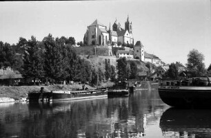 Breisach: Hafen mit Stephansmünster