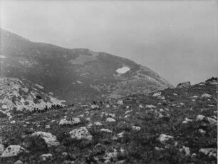 Bergkuppe : Blick von einer Bergkuppe auf andere Berge