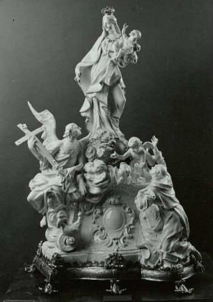 Madonna auf der Weltkugel mit Genius und dem heiligen Antonius