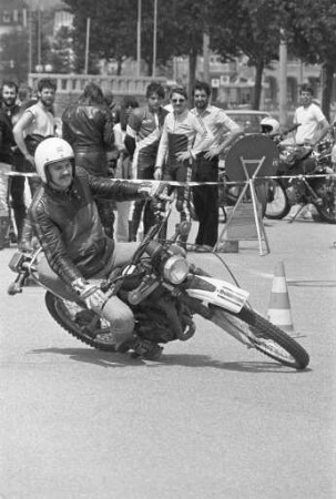 Motorsportclub MSC Grötzingen. Motorradslalom auf dem Messplatz