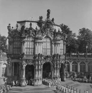 Dresden-Altstadt. Zwinger. Fest im Zwingerhof