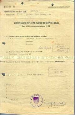 Ausgefülltes Formular zur Genehmigung eines Wohnungswechsels