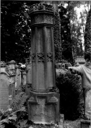 Grabstein 694