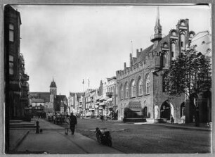 Am Markt in Marienburg mit Rathaus : Marienburg (Malbork/Polen). Rathaus, Niedere Lauben 21. Straßenansicht