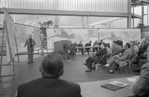 Preisverleihung im städtebaulichen Ideenwettbewerb "Albgrün Karlsruhe 1971" in der Nancyhalle