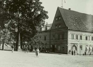 Oschatz, Neumarkt, Ecke Sporergasse mit Gasthaus zum Schwan
