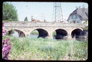 Straßenbrücke mit Fuhrwerk