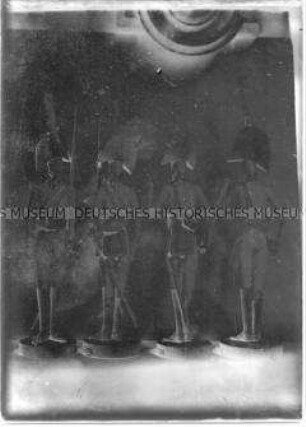 Modellfiguren (4) eines preußischen Kürassier-Regiments, 1806, Rückansicht