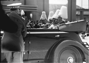 Cotroceni: Parade: König Carol, im Auto