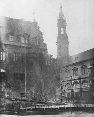 Stallhof, Pferdeschwemme mit Kanzleihaus und Langem Gang