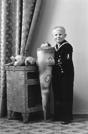 Roßwein. Schulanfänger der Familie Herbert, Ostern 1936