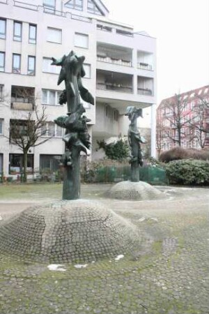 Zwei Brunnenskulpturen