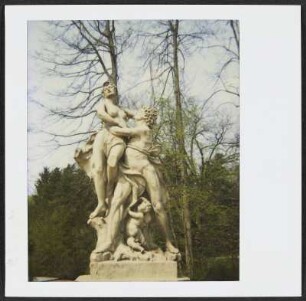 Skulptur "Raub der Sabinerinnen" im Hofgarten Eremitage in Bayreuth
