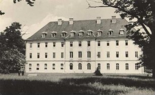 TBC Erholungsheim (Schloss) in Uhyst an der Spree : Wočerstwjernja za na TBC schorjenych (hród) w Delnim Wujězdźe