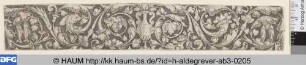 Vase mit Rankenwerk und Fischen, Querfüllung