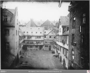 Arnsburger Hof 1-8 (von Norden)