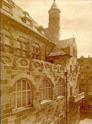 Fischer, Theodor; Worms; Cornelianum - Straßenansicht