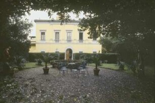 Florenz. Villa Romana. Südseite mit Eingang