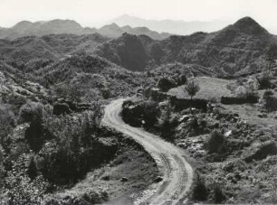 Montenegro, die Landschaft der schwarzen Berge in der Nähe der albanischen Grenze