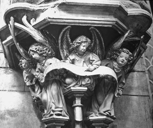 Köln, St. Kunibert, Verkündigungsgruppe an westl. Pfeilern d. Chorgevierts, Konsole an Marienfigur: 4 Engel, Konrad Kuyn