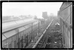 Blick von Bau Me 245 Dampfkesselhaus und elektrische Zentrale, Me 103 Dampfkesselhaus, Me 104 Kompressorenanlage, Me 105 Druckwasserreinigung, Me 147 Kühlwerk, Me 248 Gebläse- und Pumpenbau, Straße 4