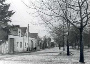 Straßenraum in Bluno : Dorfsiedlungen - Straßenangerdorf. Ort: Bluń / Bluno. Dorfstraße