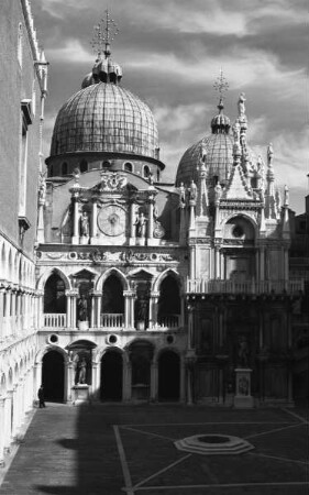 Palazzo Ducale & Dogenpalast — Palazzo Ducale & Dogenpalast — Facciata dell'Orologio - Nordfassade