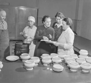Werkfrauen in der Suppenküche