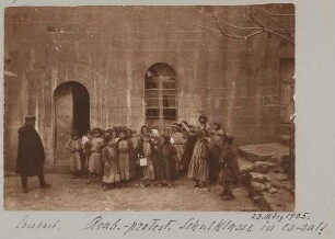 Eberhard. Arab.-protest. Schulklass in es-salt.