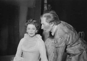 Szenenbilder aus "Das verlorene Gesicht" von G. Weisenborn, Regie H. Lietzau, mit C. Raddatz u.a., Schloßparktheater Berlin, Uraufführung 20.04.1956