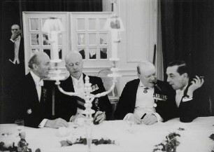Abendgesellschaft in der österreichischen Gesandtschaft in London 1937 anlässlich der Krönung Georgs VI.