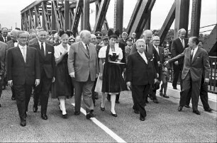 Neuenburg-Chalampé: Einweihung der Brücke Neuenburg-Chalampé; Begehung der Brücke