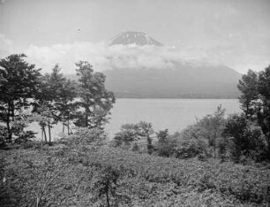 Fuji-san : Fuji-san. Ansicht über den Yamanaka-See