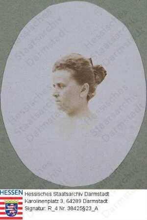 Tiedemann-Brandis, Martha v. geb. v. Rango (1854-1908) / Porträt im Halbprofil, Brustbild in Medaillon sowie zwei Aufnahmen auf Balkon stehend, Ganzfigur und Kniestück