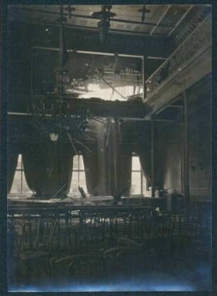 Foto des Fliegerschadens am alten Rathaus in Mannheim