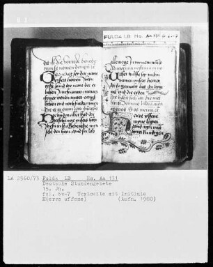 Deutsche Stundengebete — Initiale H(erre uffere), Folio 7recto