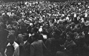 Freiburg: Stadthalle; Publikum bei der Wahlversammlung; Willy Brandt