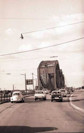 Hamburg: Autobahn-Elbbrücke