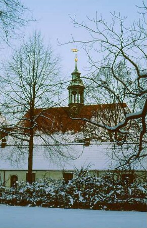 Schloßkirche, davor Gottesbuden im Winter