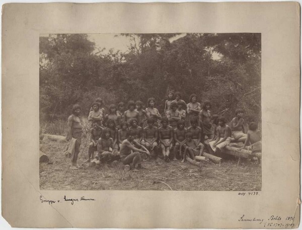 Group of Lengua men