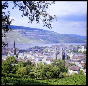 Bingerbrück: Rheinknie bei Bingen, Blick auf Bingen