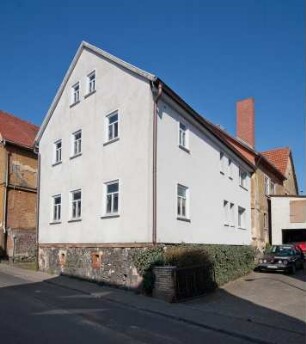 Buseck, Großen-Busecker Straße 8