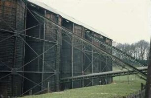 Fotografie: Ein- und Auslagerungstechnik, Hochsilo, Förderband