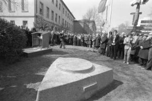 Einweihung des Mahnmals für die Opfer des RAF-Attentats auf Generalbundesanwalt Siegfried Buback, seinen Kraftfahrer Wolfgang Göbel und Justizhauptwachtmeister Georg Wurster