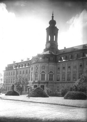 Wermsdorf. Jagdschloss Hubertusburg. Eingangsflügel. Hofansicht (Teilansicht)