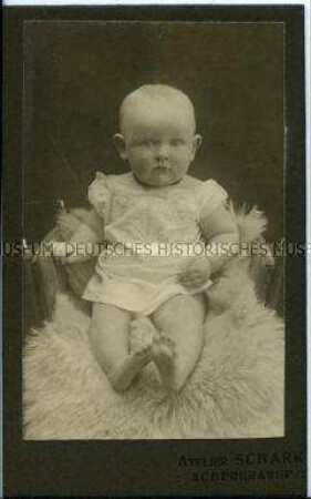 Sitzender Säugling, Carte de Visite